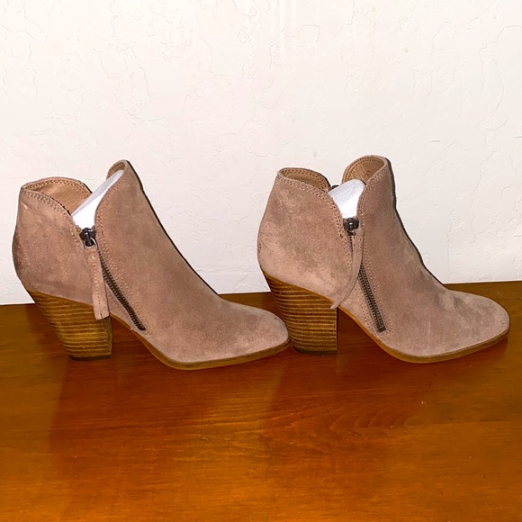 Dolce Vita Ankle Boot - Picture 5 of 11
